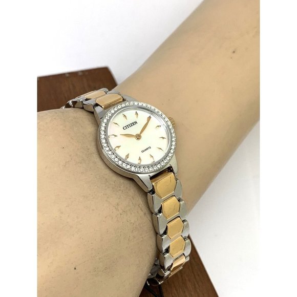 Citizen Women's Watch EZ7016-50D Quartz Mother of Pearl Dial Petite 24mm… - Picture 5 of 13